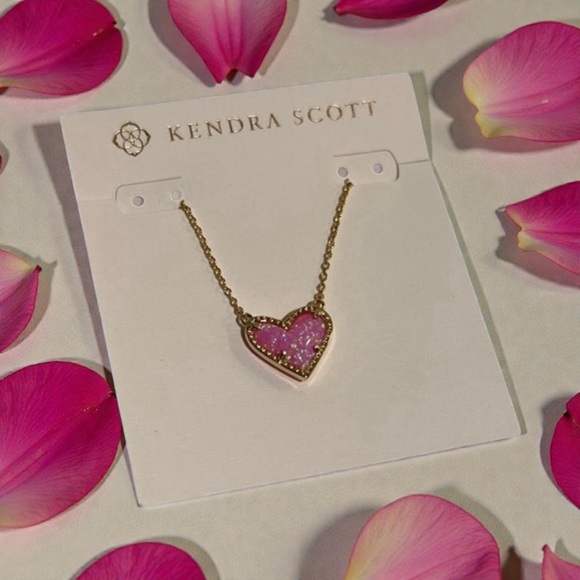 Kendra Scott Jewelry - Kendra Scott Ari pink Druzy Heart Gold Pendant Necklace NEW